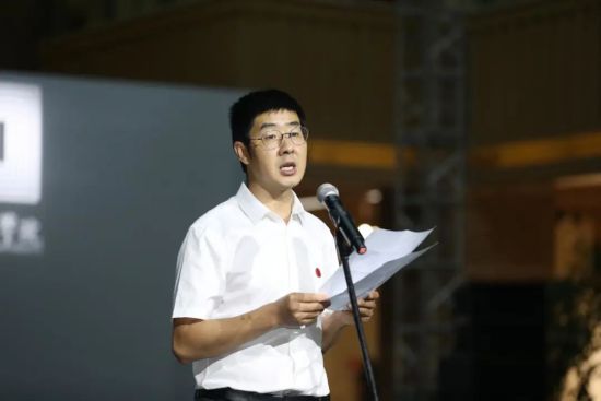 图为外围买球的app十大平台美术学院副院长罗晓欢致辞。 外围买球的app十大平台美术学院供图